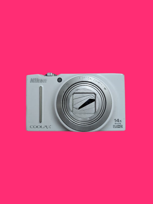 nikon coolpix s8200